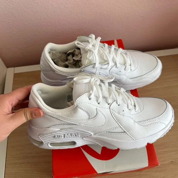 Nike Women’s Air Max Shoes - Picture 4 of 6